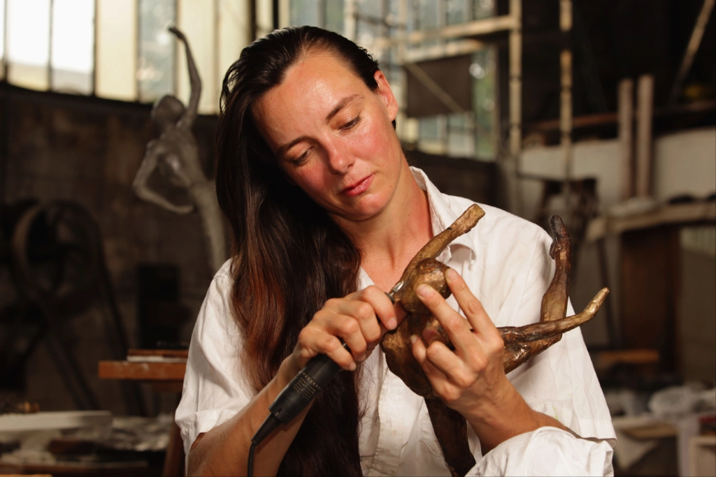 Hannah à l'atelier mini